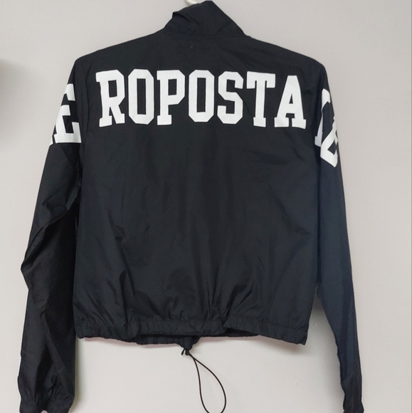 Aeropostale cropped windbreaker jacket. - Picture 2 of 3